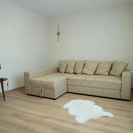 Red Apartment Lacu Rosu